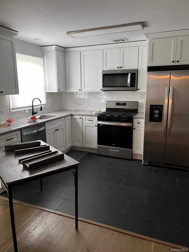 Building Photo - 822 9th St