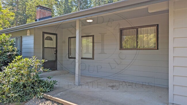 Foto del edificio - 13235 NW Pumpkin Ridge Rd