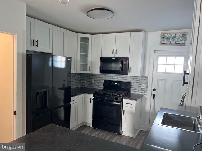 Foto del edificio - 136 Davis St