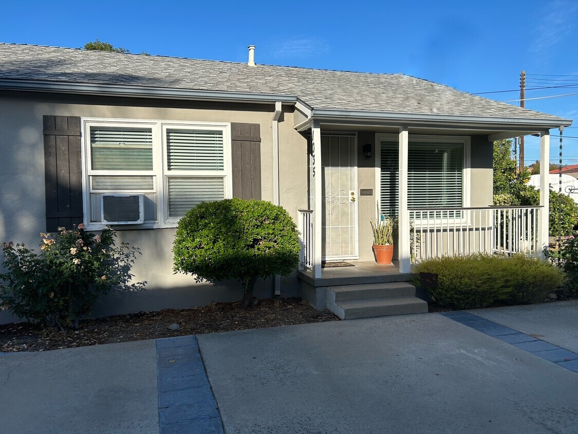 frente - 1035 64th St