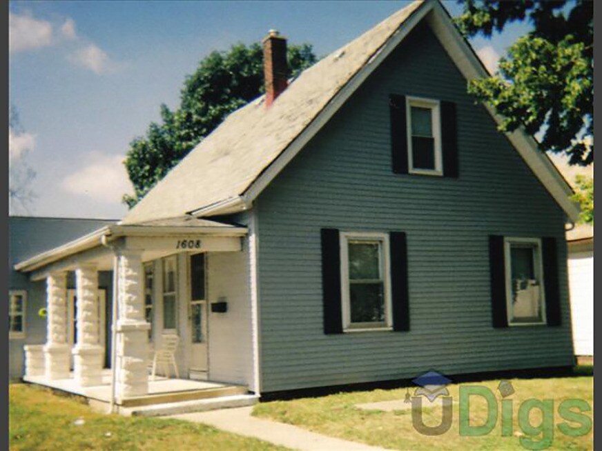 Primary Photo - 2-Story House, 5Bed/2Bath with Washer/Drye...