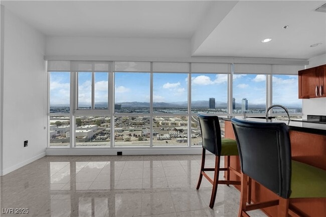 Building Photo - 4575 Dean Martin Dr