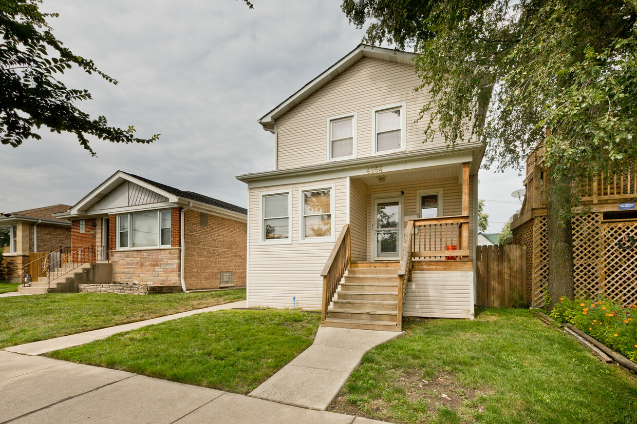 Foto principal - 4954 W Cullom Ave
