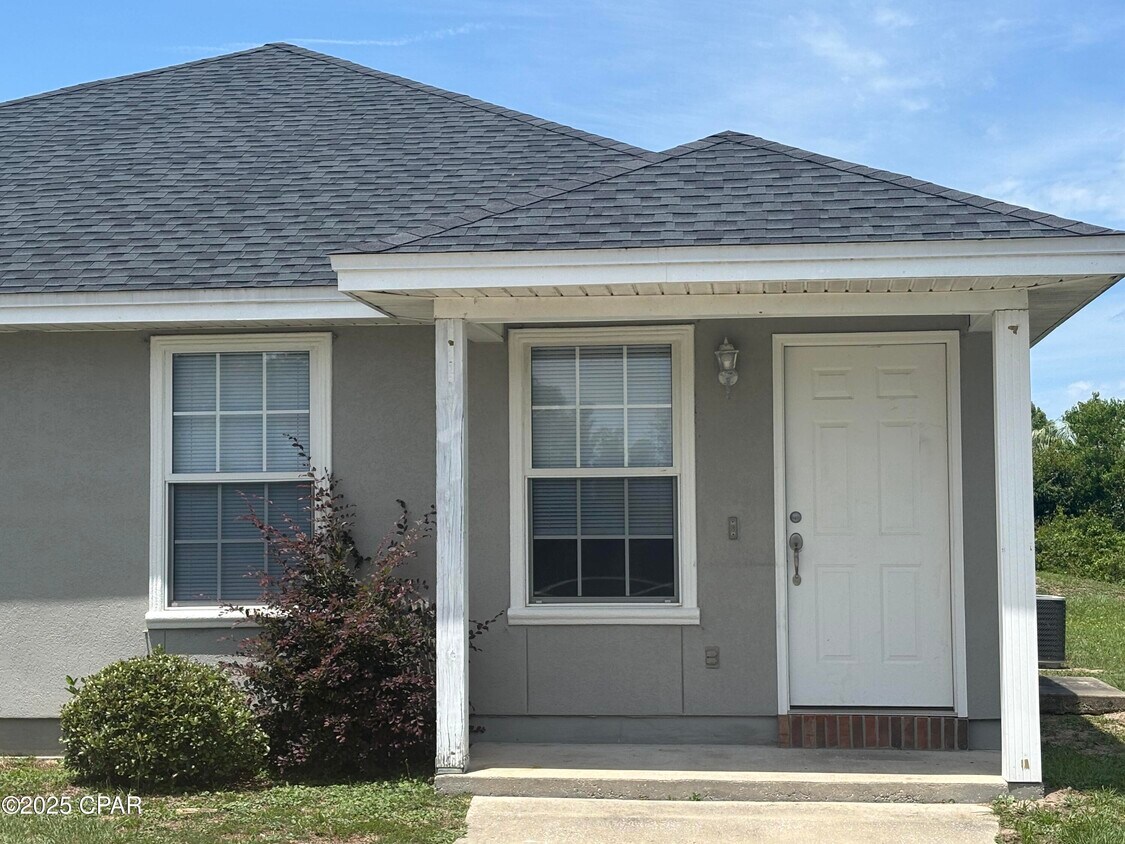 Foto principal - 3129 B St