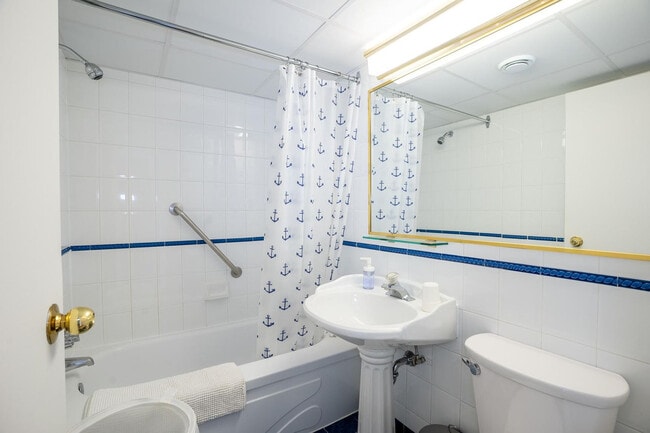 Building Photo - 1555 Boul. René-Lévesque O