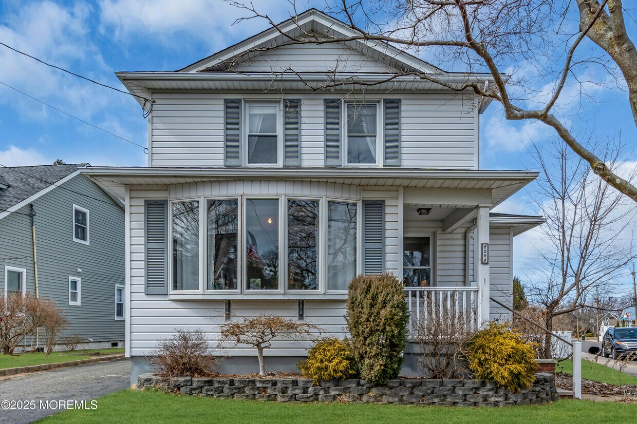 Primary Photo - 39 Rivington Ave