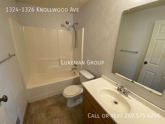 Foto del edificio - 1324-1326 Knollwood Ave-