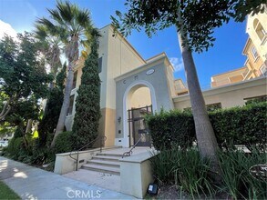 Building Photo - 12975 Agustin Pl