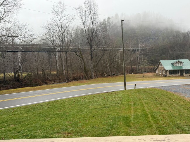 Foto del edificio - Quiet furnished retreat located in Erwin- Available NOW!