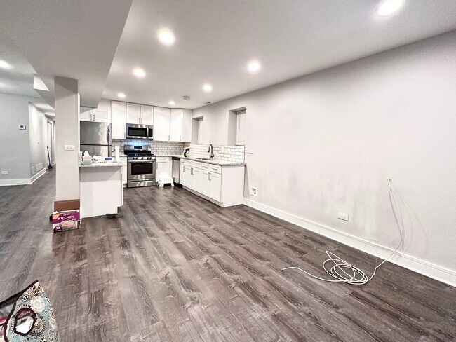 Foto del edificio - 3327 W Pierce Ave