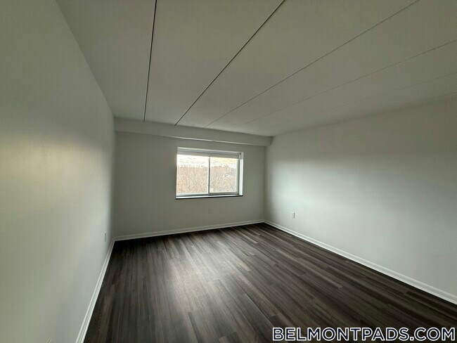 Foto del edificio - 53 Hill Rd