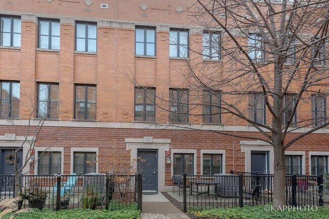 Foto del edificio - 1117 W Monroe St