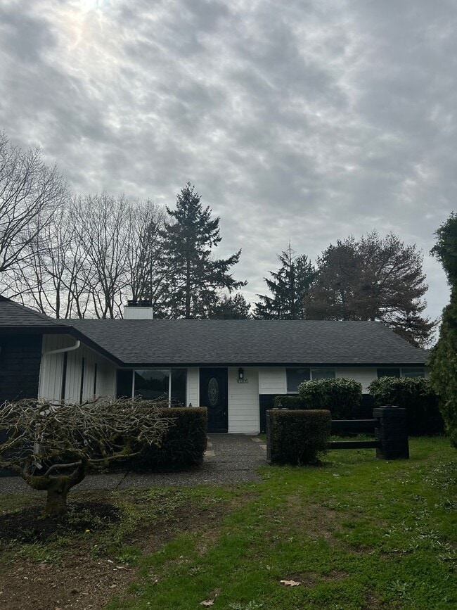 Building Photo - 10205 NE 27th Cir