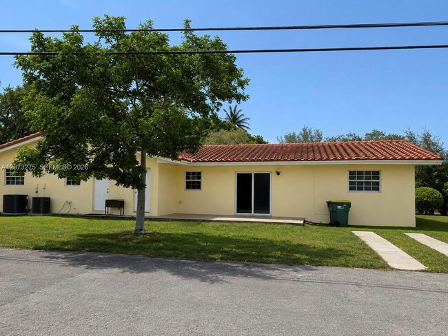 Building Photo - 940 Benevento Ave