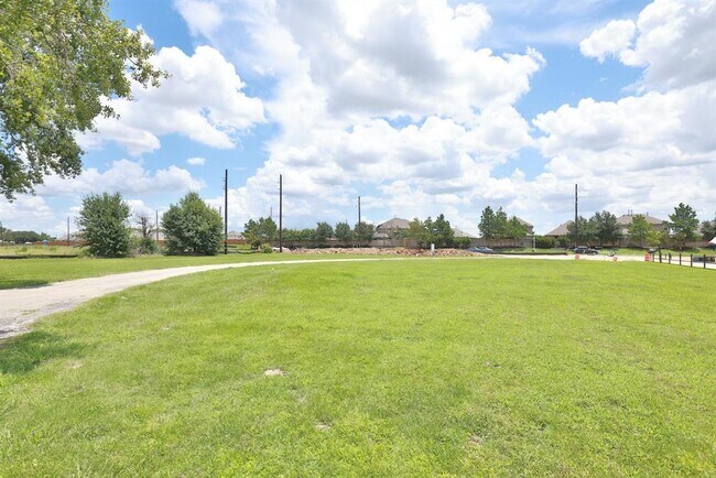 Building Photo - 16435 Telge Rd