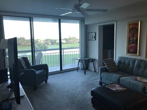 Foto del edificio - 2811 Village Blvd
