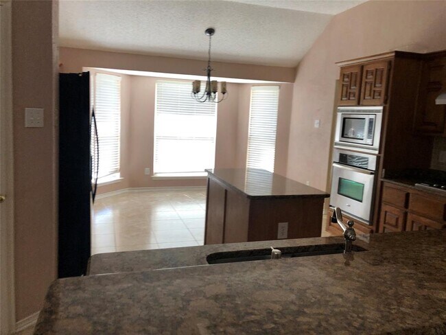 Foto del edificio - 4114 Pointe Loma Dr