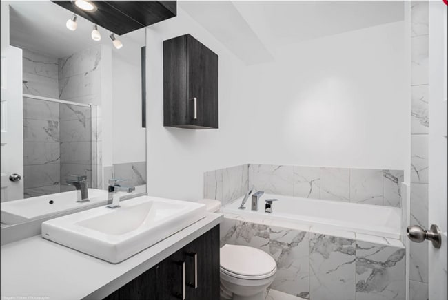 Building Photo - 1165 Rue Du Grand-Pic
