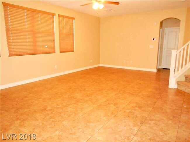 Building Photo - Gorgeous 3000+ Square Foot Bedroom!