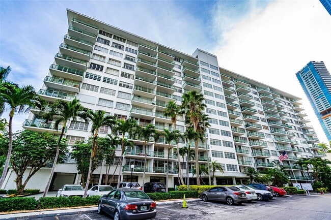 Building Photo - 1408 Brickell Bay Dr