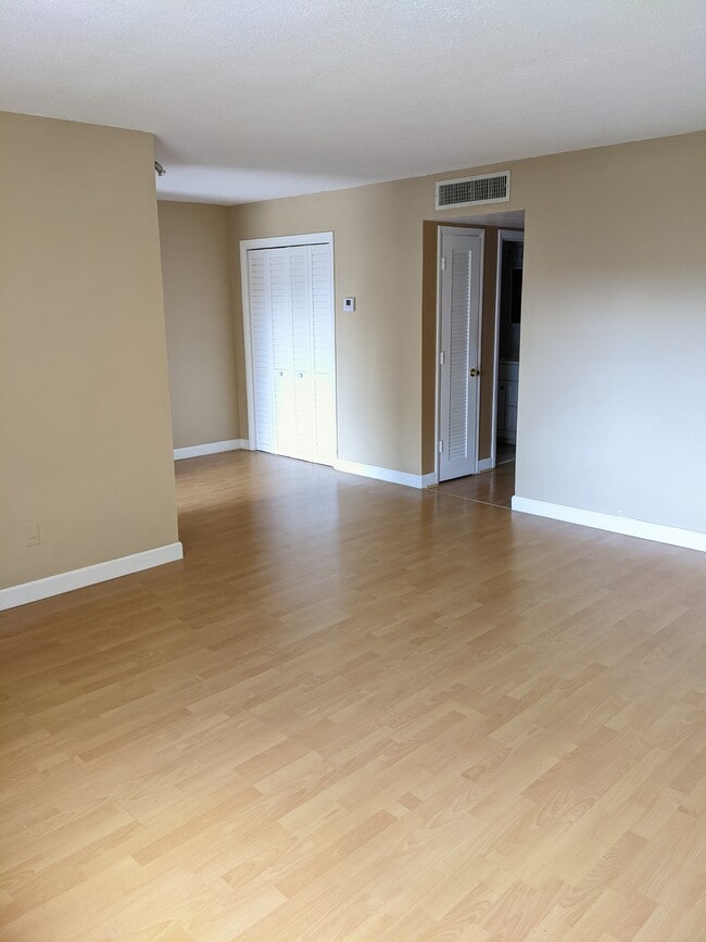Living Room - 3061 NE 49th St