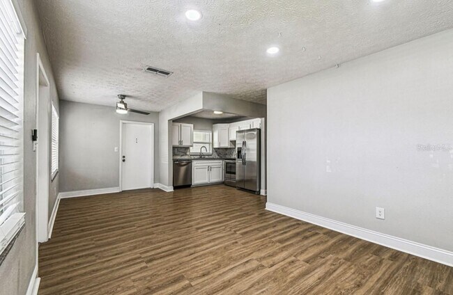 Foto del edificio - 10215 N 23rd St