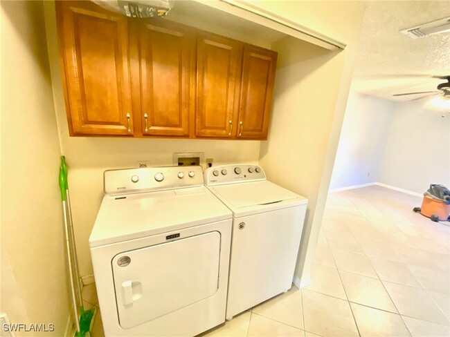 Foto del edificio - 4980 Coral Wood Dr