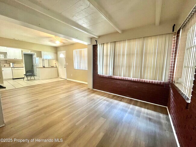 Foto del edificio - 1032 Marlow Ave