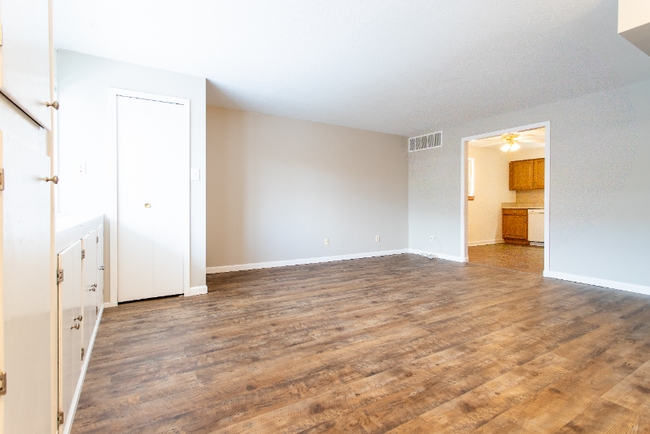 Foto del edificio - 1582 Lee Terrace Dr