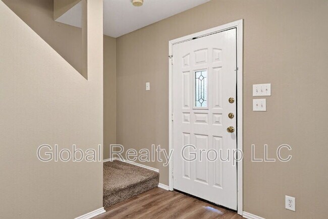 Building Photo - 112 Willow View