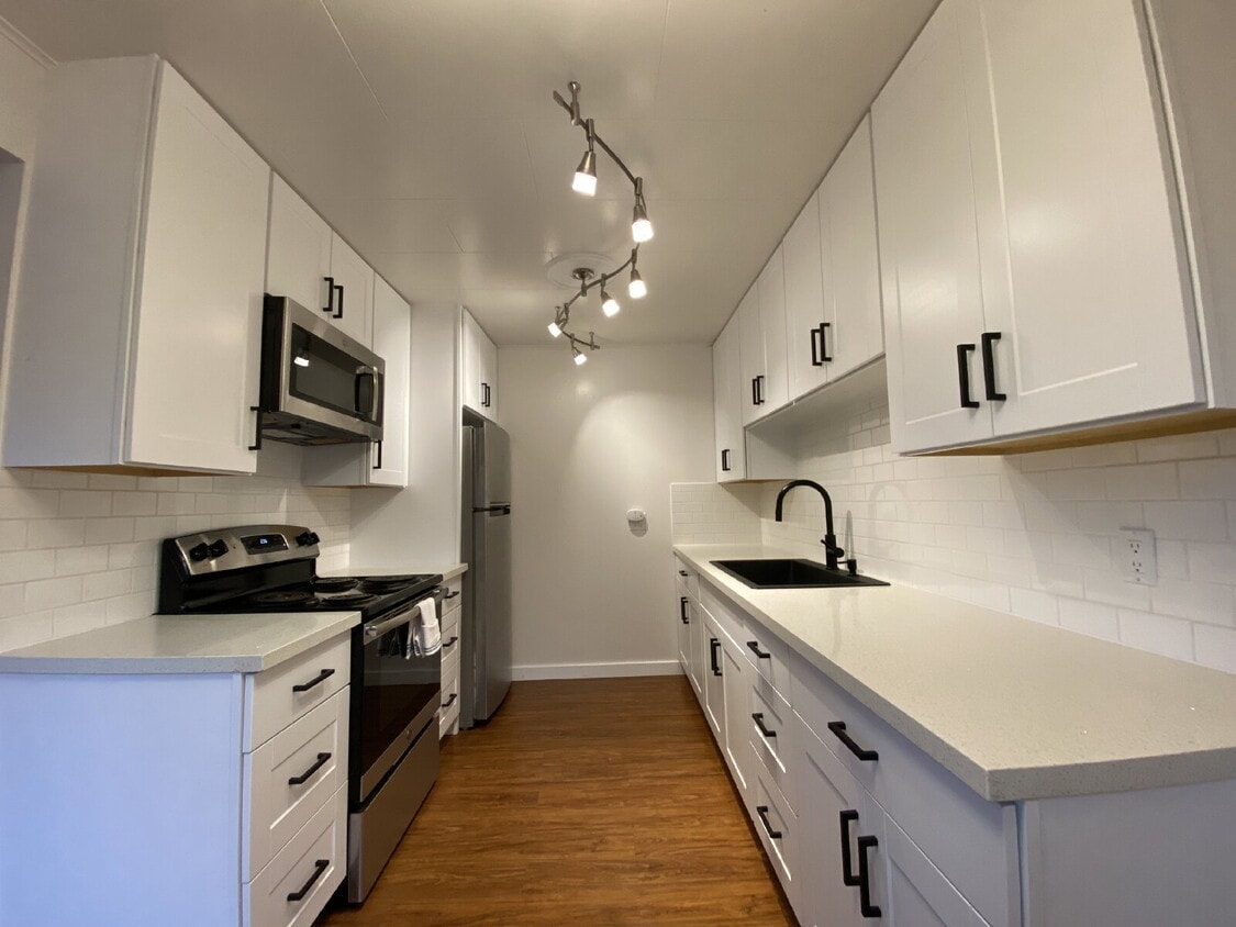 Foto principal - Cozy 1-Bed Retreat Overlooking Bellingham Bay with Utilities Savings!