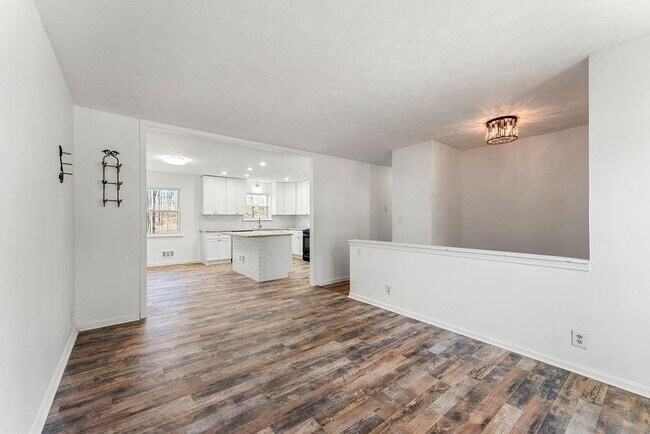 Foto del edificio - 2613 Lewfield Cir SE