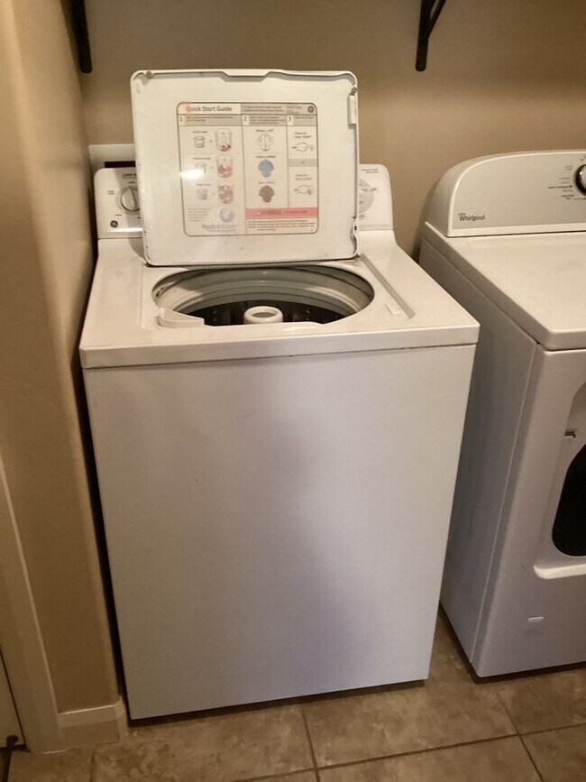 Foto del edificio - 340 1425 N St