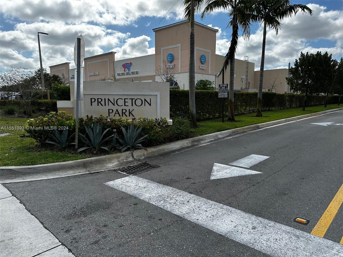 Primary Photo - 2810 NW 181st St
