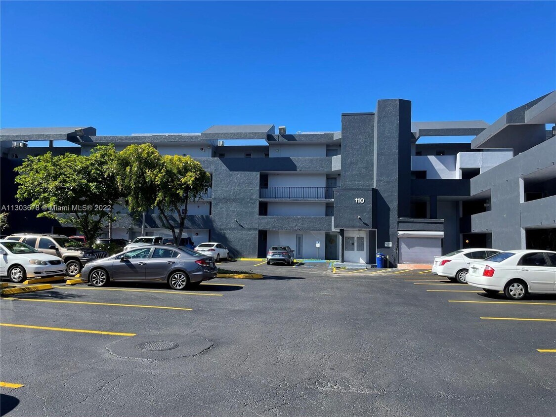 110 Fontainebleau Blvd Unit 402, Doral, FL 33172 Condo for Rent in