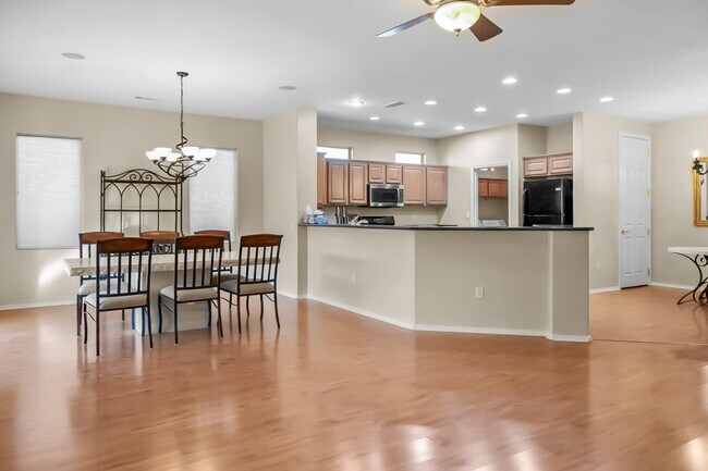 Building Photo - 17547 W Calistoga Dr