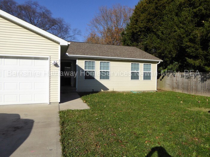 Primary Photo - 3BR, 2BA on eastside near Rose Hulman