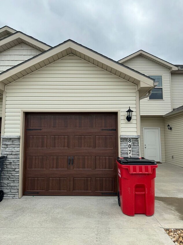 8072 SW 4th St, Blue Springs, MO 64014 Townhome Rentals in Blue
