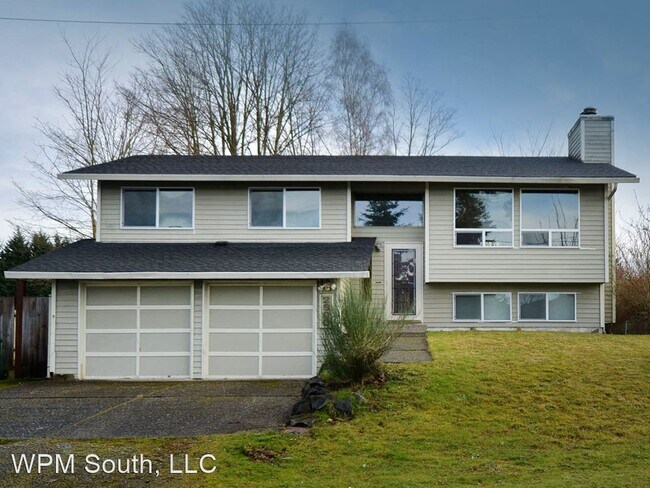 Building Photo - 4 br, 3 bath House - 2900 Park Ave N