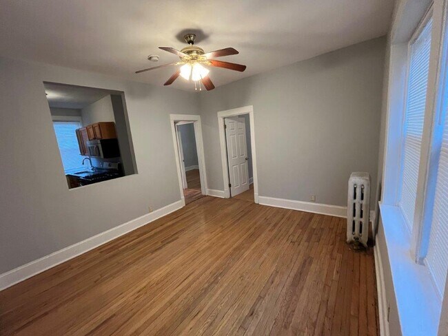 Foto del edificio - 4814 W Hutchinson St