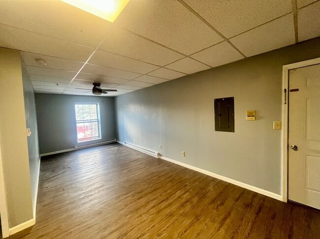 Building Photo - 334 Main St