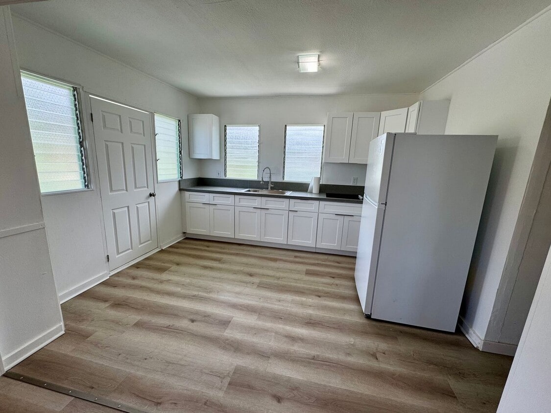 Foto principal - 3/1 w/ ocean views and all utilities inclu...