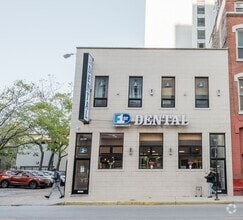 Building Photo - 206 W Division St