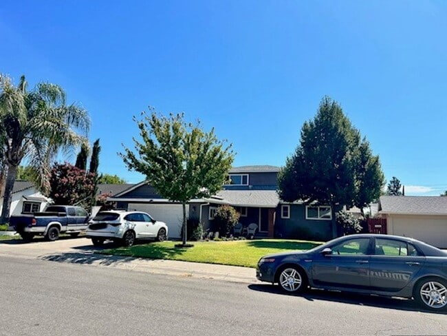 Foto del edificio - Available Now  4 Bedroom 2 bath home