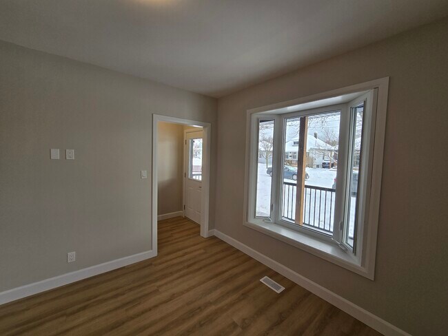 Building Photo - Almost BRAND NEW * 2+Loft Detached Home *  71 Saint Julian St. * View TODAY!