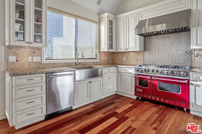 Foto del edificio - 318 26th St