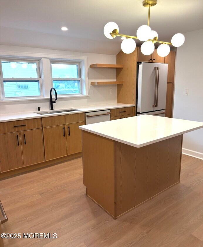 Foto principal - 139 Brighton Ave