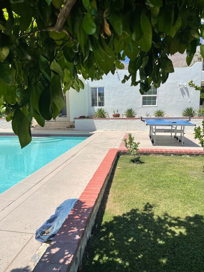 By the pool - 77535 Calle Chihuahua