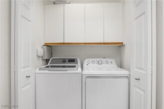 Building Photo - 853 Tanbark Dr