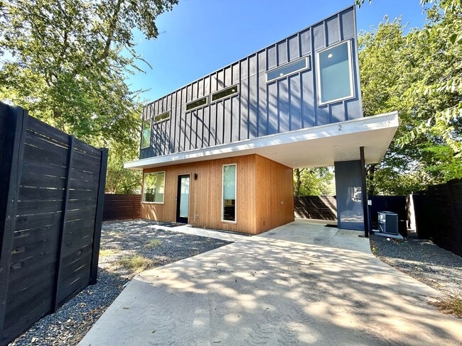 Foto del edificio - Spacious 2/BR 2.5/BA Modern Home with Abun...